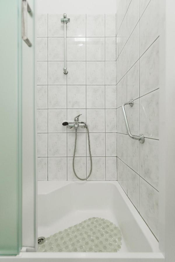 Apartment Kuzmanic Lokva Rogoznica Extérieur photo